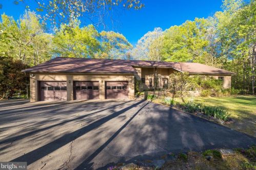 28 Rainwater Ln, Fredericksburg, VA 22406-4740