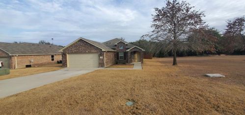 7202 Mistletoe Trl, Granbury TX  76048-3310 exterior