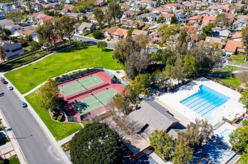 4 Campanero, Irvine CA  92620-1821 exterior