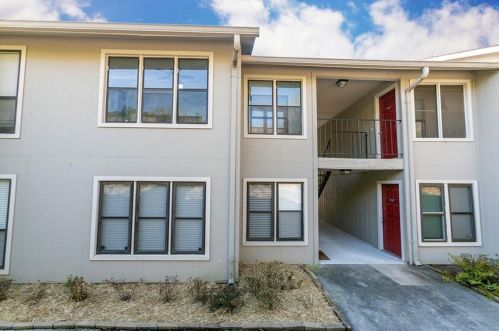 1367 Branch Dr, Tucker, GA 30084-1274