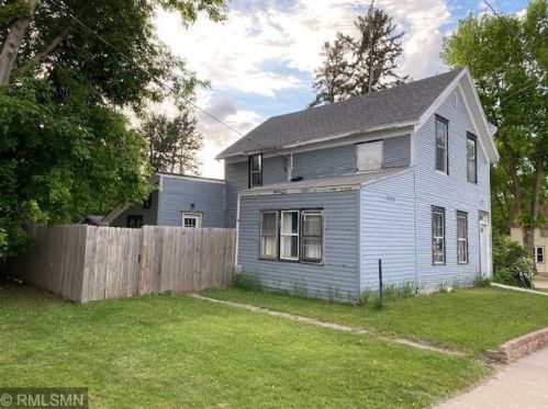 325 1st St, Darwin, MN 55324-5243