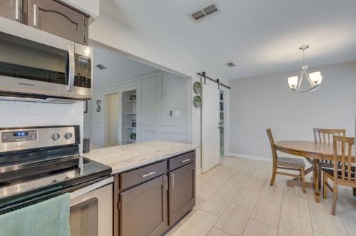 6824 Ridgetop Rd, Fort Worth TX  76182-3331 exterior