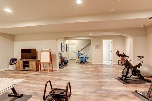 27270 Lakeview Dr, Aurora CO 80016-2514 exterior