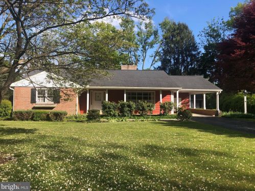 109 Hillside Dr, Carlisle, PA 17013-3609