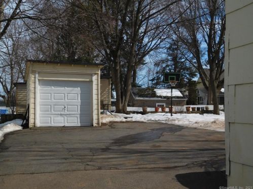 815 East St, New Britain, CT 06051-1702