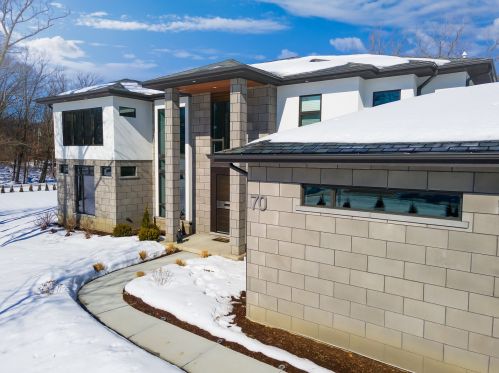 70 Elizabeth Ln, Palos Park, IL 60464-1470