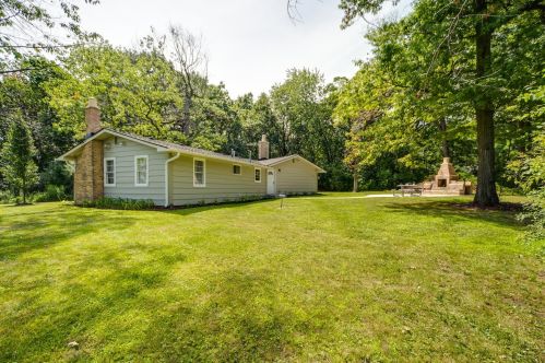 2300 Northern Ave, Waukegan, IL 60087-3438