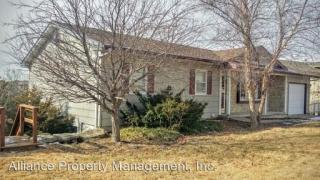 1915 Crescent Dr, Manhattan KS  66503-7538 exterior
