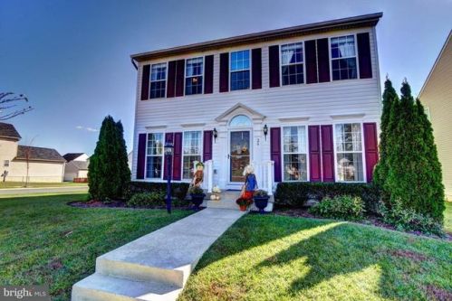 26 Lovett Dr, Lovettsville, VA 20180-8621