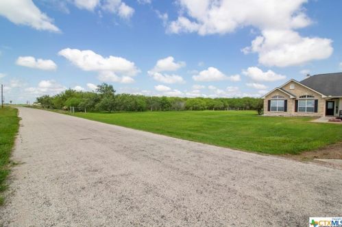 112 Menke Rd, Victoria, TX 77905-5476