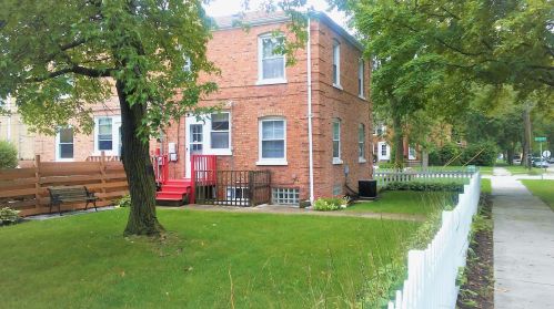 1890 Orchard St, Des Plaines, IL 60018-2332
