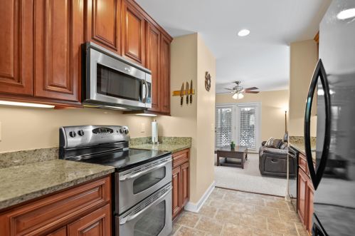 851 Sandlake Dr, Mount Pleasant, SC 29464-5408