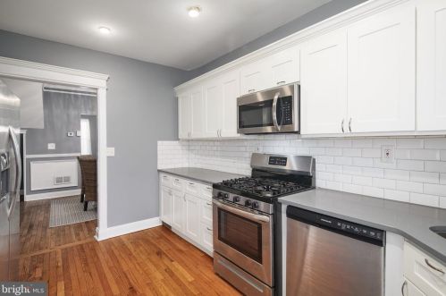 1320 61 St, Philadelphia PA 19151-3924 exterior