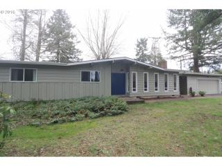 25043 Strawberry Ln, Veneta, OR 97487-9500