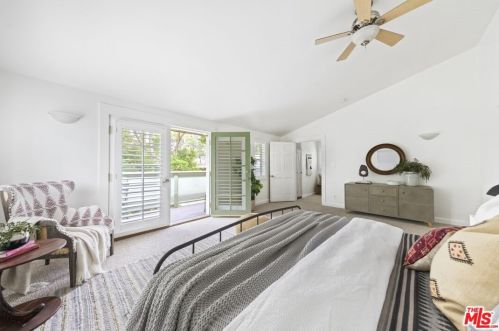 2832 Mayfield Ave, Glendale CA 91214-3816 exterior