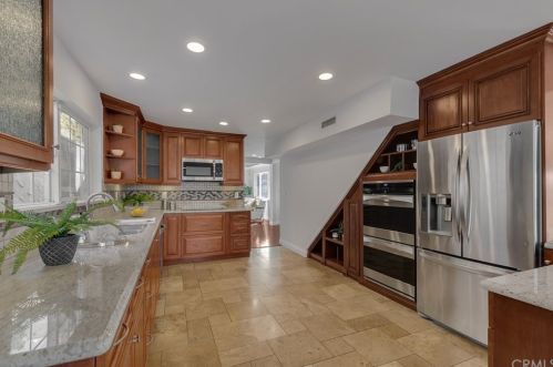 1623 Gladys Dr, Glendale CA  91206-1650 exterior