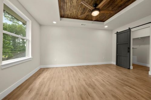 302 Brk Holw Dr, Conroe TX  77385-9107 exterior