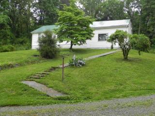 6439 Henegar Rd, Corryton, TN 37721-3939