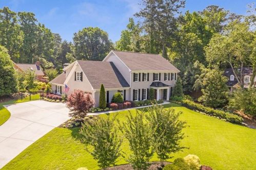 425 Breakwater Rdg, Atlanta GA  30328-1807 exterior