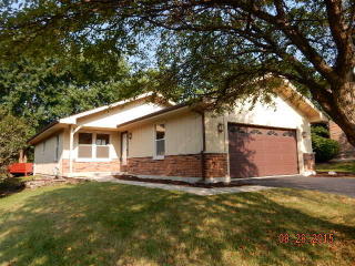 401 Whispering Hills Dr, Naperville IL  60540-5016 exterior