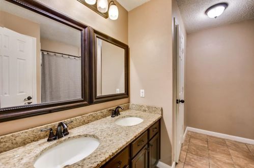 1131 Brookside Dr, Cedar Hill TX 75104-8800 exterior