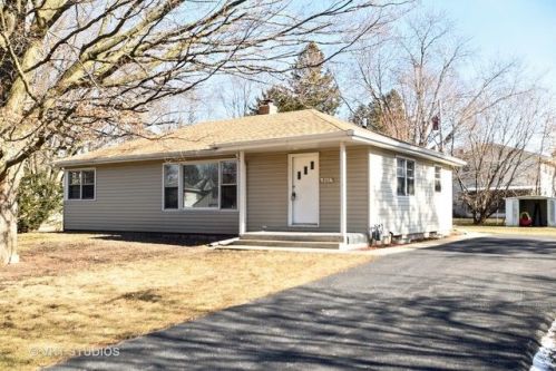 805 Ferndale St, Gurnee, IL 60031-2217