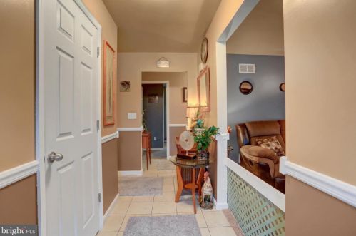 193 Greenview Dr, Carlisle PA  17015-9193 exterior