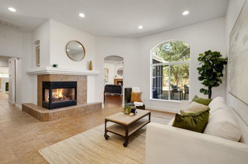 3901 Richardson Dr, Auburn, CA 95602-8424