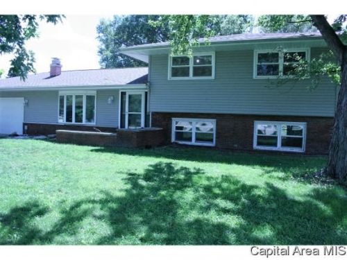 201 Main St, Riverton, IL 62561-6060