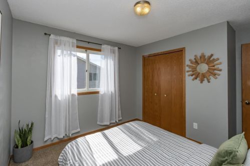 2622 Guthrie Ave, Saint Paul MN  55128-3923 exterior