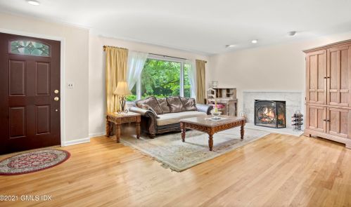 14 Comly Ter, Greenwich, CT 06831-4902