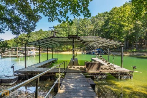 9670 Lee Cir, Gainesville, GA 30506-5875