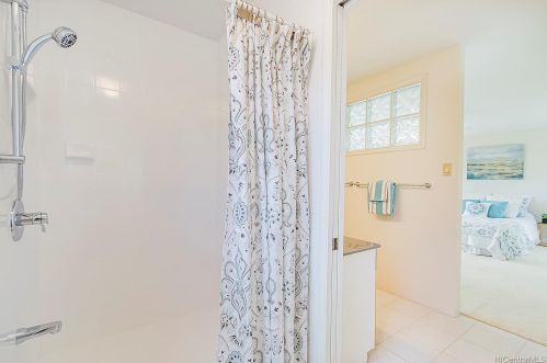 852 Kealahou St, Honolulu HI  96825-2910 exterior