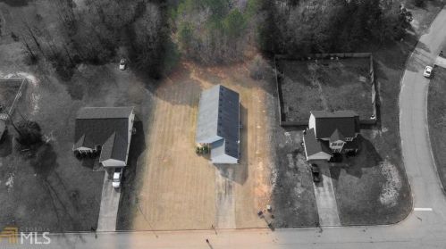 35 Apple Orchard Ln, Porterdale, GA 30014-5924