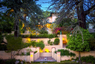435 Mtn St, Glendale CA  91202-1046 exterior