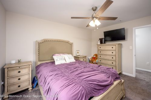 22 Bay Ave, Middletown NJ  07748-5711 exterior