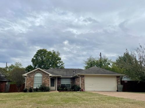 2700 Allen Rdg Dr, Bryan TX  77802-1769 exterior