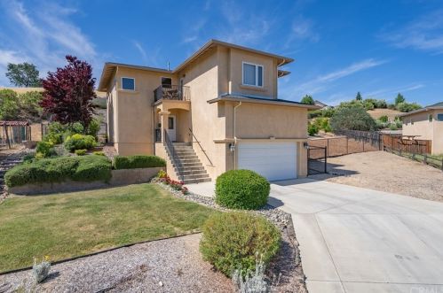 1723 Gina Ct, Lake Nacimiento, CA 93446-7178