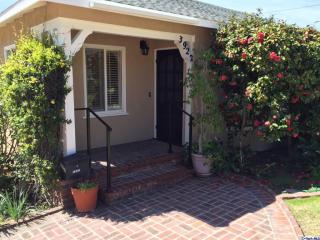 3922 Altura Ave, Glendale CA  91214-2303 exterior