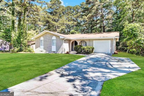 6635 Hidden Brook Trl, Atlanta GA  30349-4447 exterior