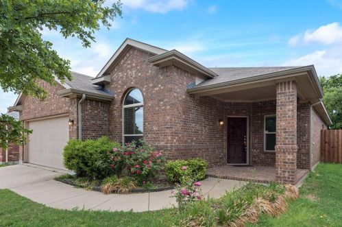 6285 Bush Buck Run, Fort Worth TX  76179-3655 exterior