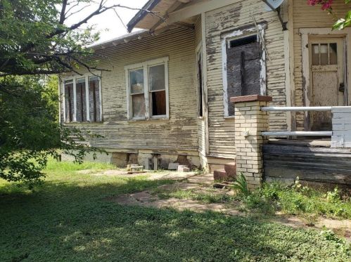 600 Conner Ave, Fort Worth, TX 76105-1121