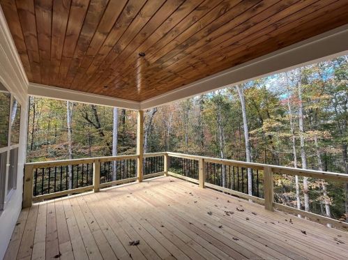 6212 Trojan Dr, Gainesville, GA 30506-7350