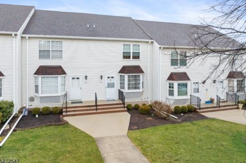 506 Wedgewood Cir, Flemington, NJ 08822-2005