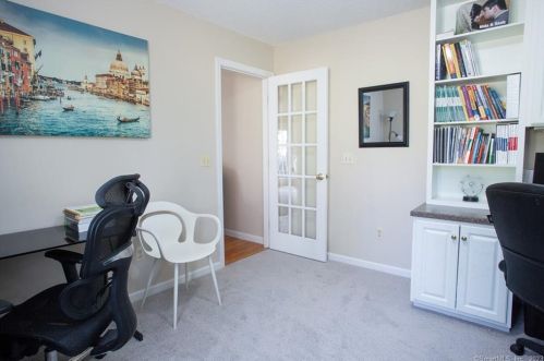 39 Charing Rd, Wapping CT  06074-2228 exterior
