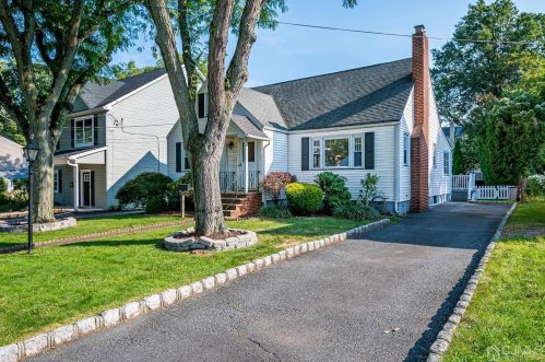 25 Stockton St, Metuchen, NJ 08840-2013