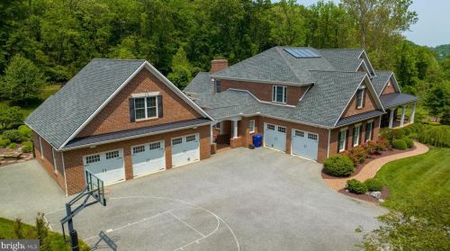 471 Shady Dell Rd, York, PA 17403-4484