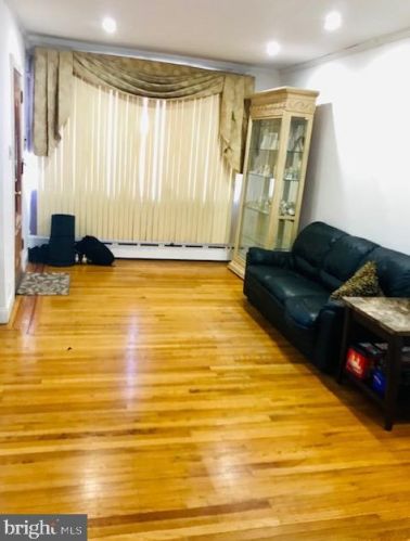 2921 Juniper St, Philadelphia, PA 19148-4950