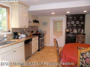 23 John St, Tinton Falls NJ  07701-2337 exterior