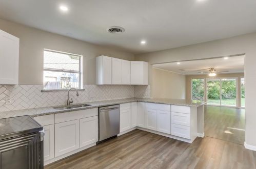 3505 Yucca Ave, Fort Worth TX  76111-4840 exterior